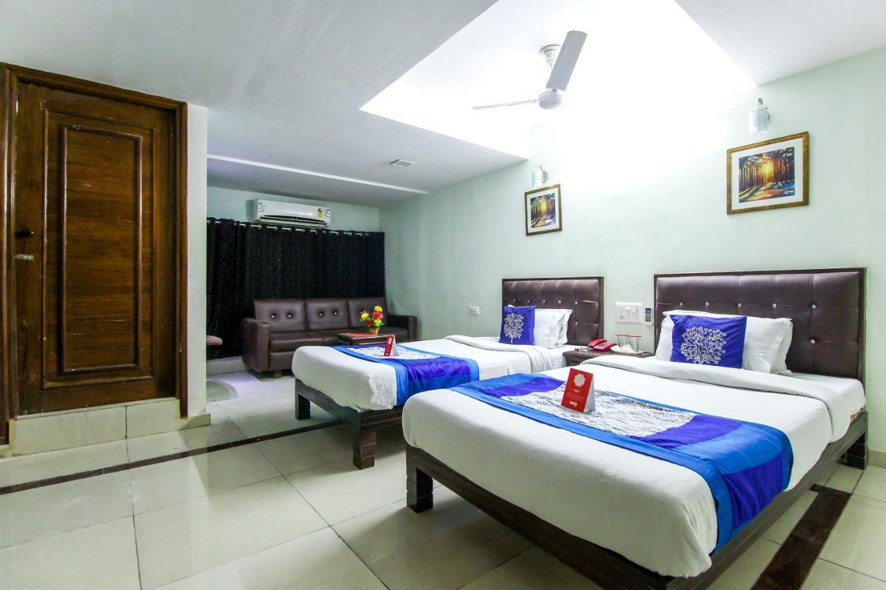 Hotel Seven Ahmedabad Bagian luar foto
