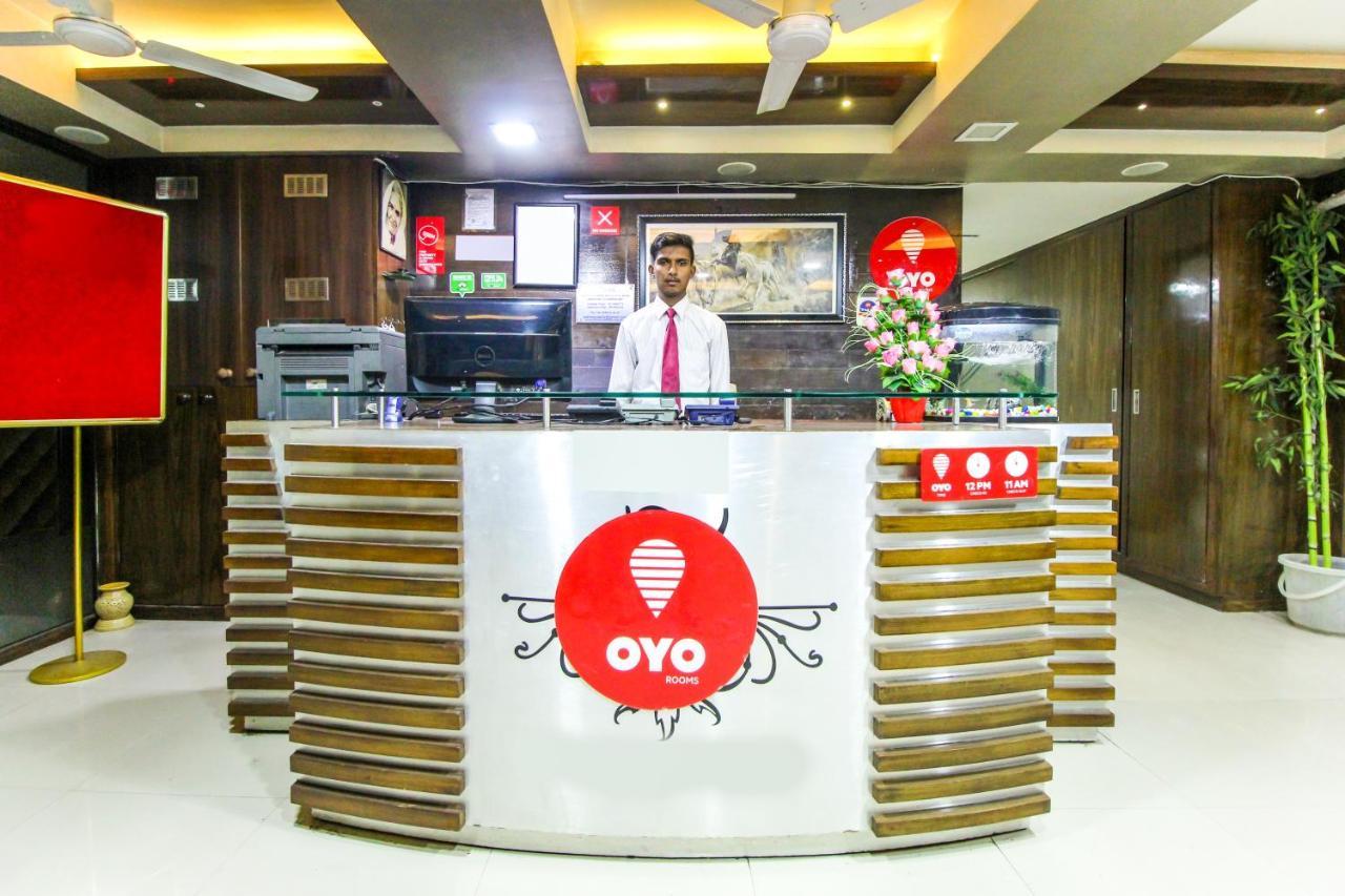 Hotel Seven Ahmedabad Bagian luar foto