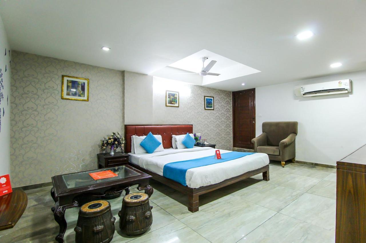 Hotel Seven Ahmedabad Bagian luar foto
