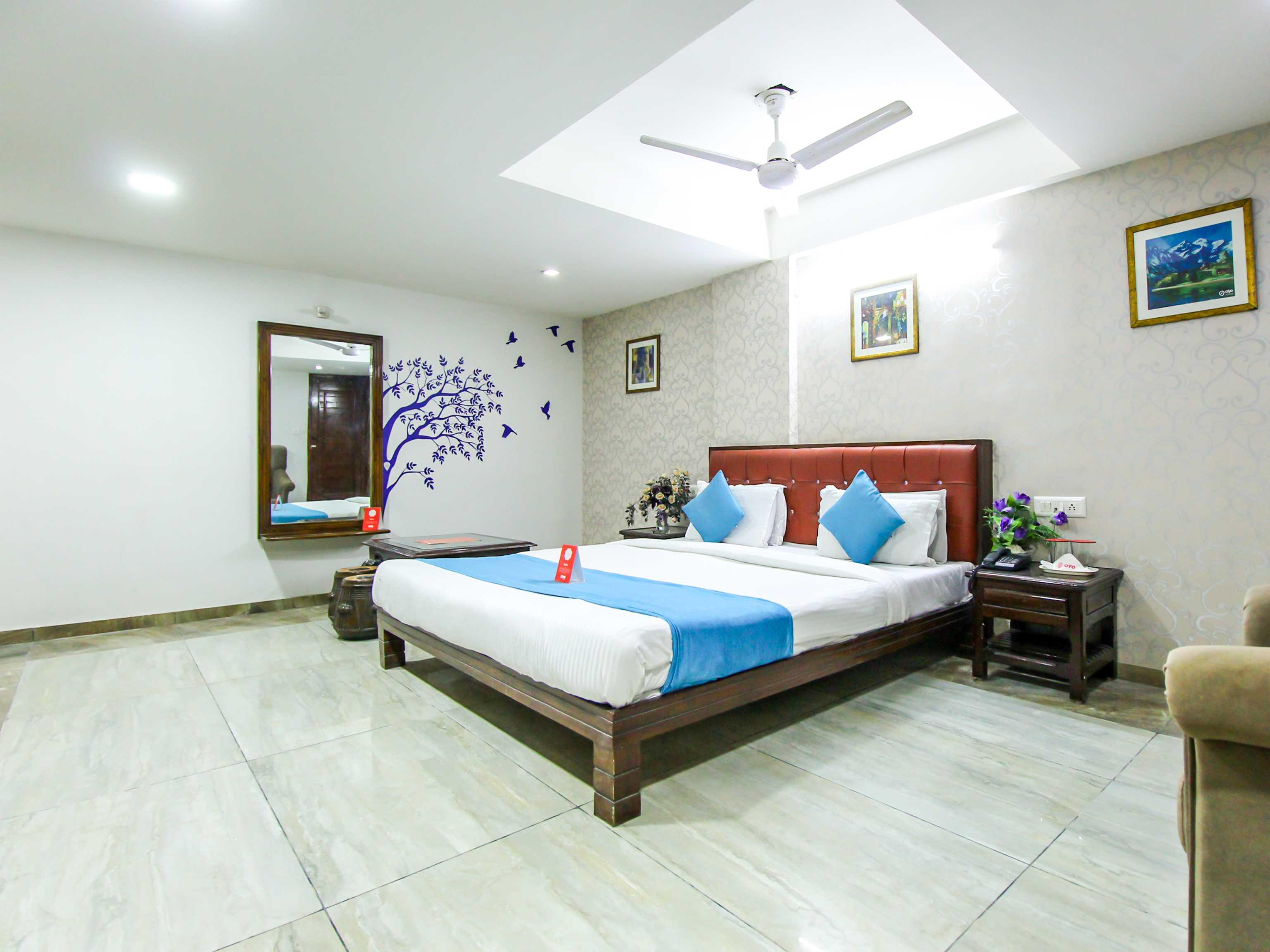 Hotel Seven Ahmedabad Bagian luar foto