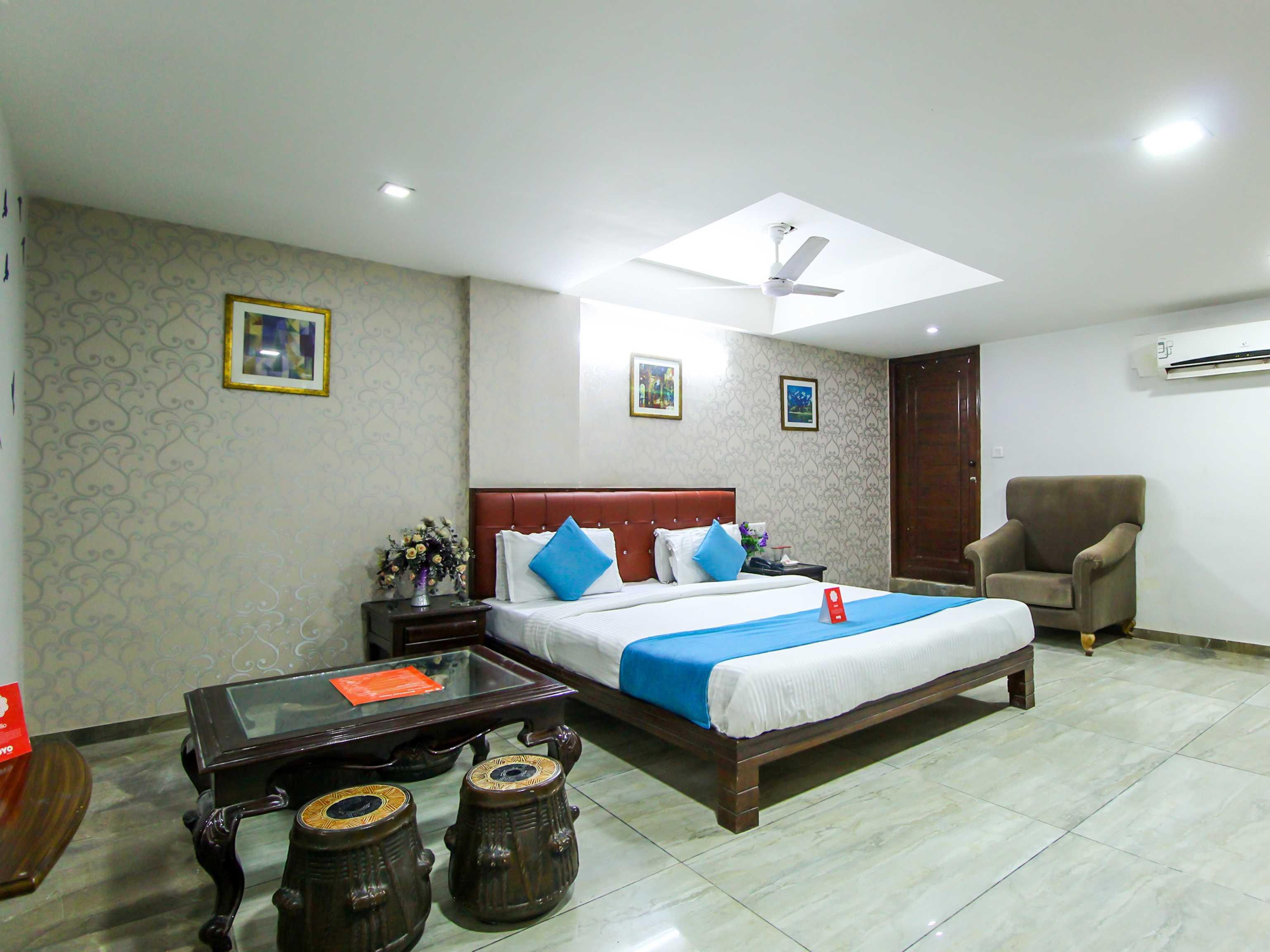 Hotel Seven Ahmedabad Bagian luar foto