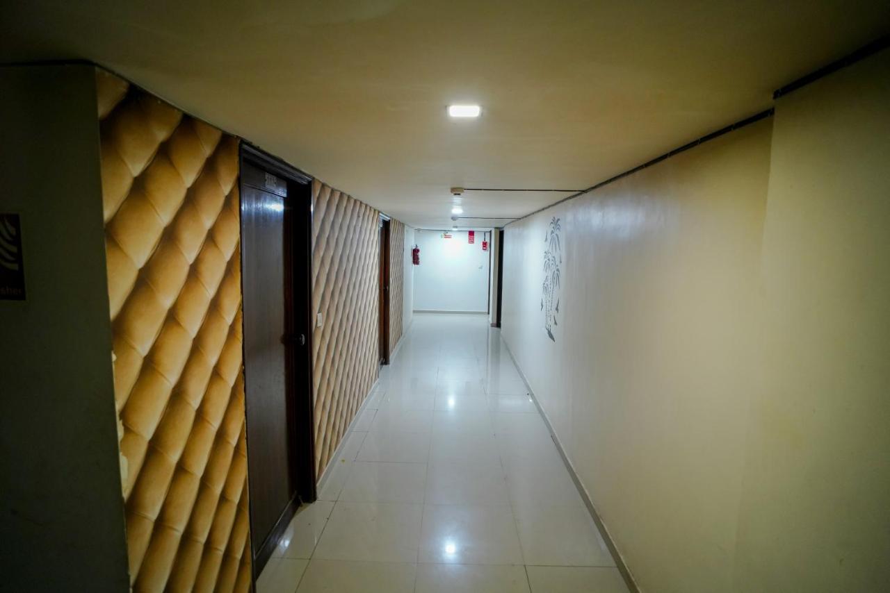 Hotel Seven Ahmedabad Bagian luar foto